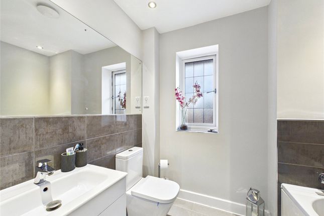 17, Birchwood Drive, Essex photo 4