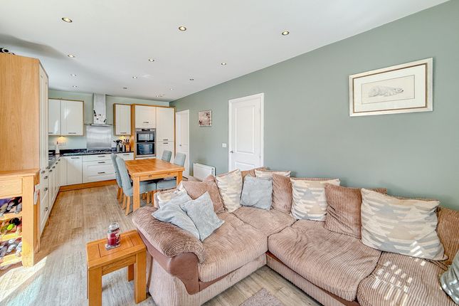 8, Gemini Road, Woodley, Reading photo 4