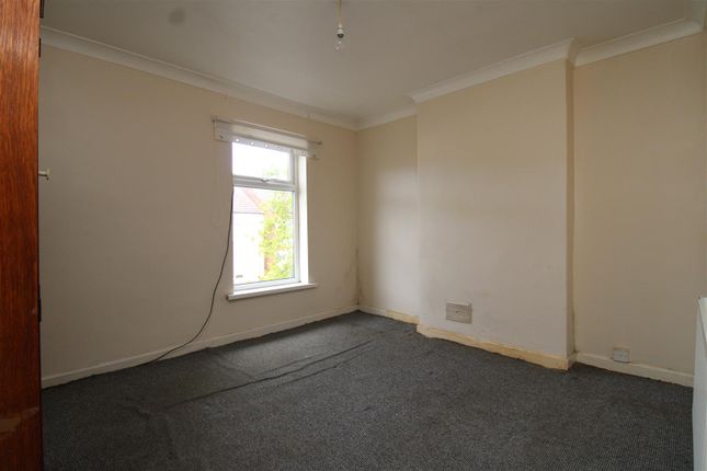 End terrace house to rent in Park Street, Peterborough