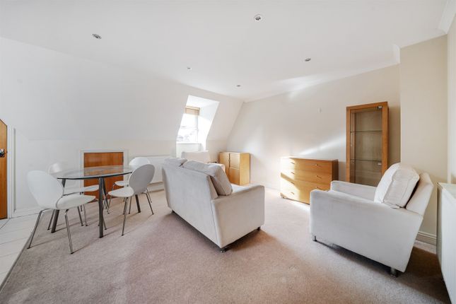 Bayeux Court, Connaught Road, Reading photo 4