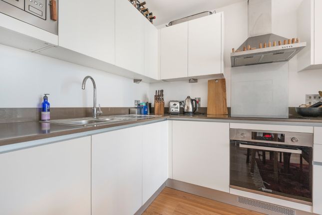 Apartment 49, 3, Grove Place, London photo 4