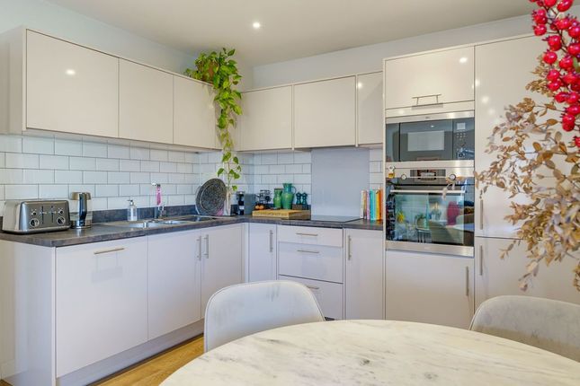 Flat 9, Dash Court, 115 Elmington Road, London photo 4