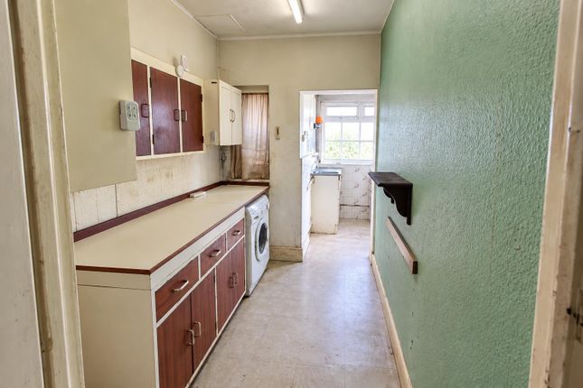 13, Birkbeck Way, Greenford photo 4