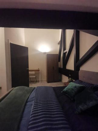 Flat to rent in Conditioning House, Bradford