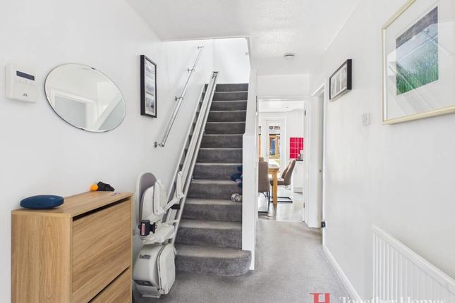 30, Easedale Drive, Hornchurch photo 3