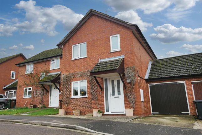 Link-detached house for sale in Kings Orchard, Brightwell-Cum-Sotwell, Wallingford