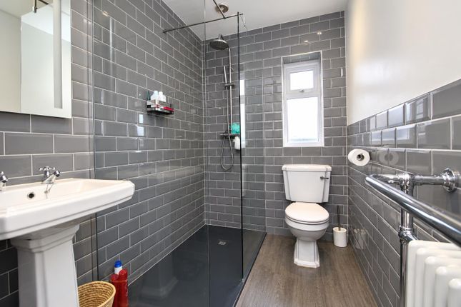 Newborn Close, Stanground, Peterborough photo 4