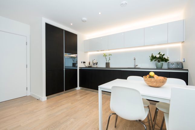 Flat for sale in Masson House, Pump House Crescent, Brentford