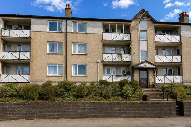 3-bed flat on 93, Morrison Drive, Aberdeen, £72,000