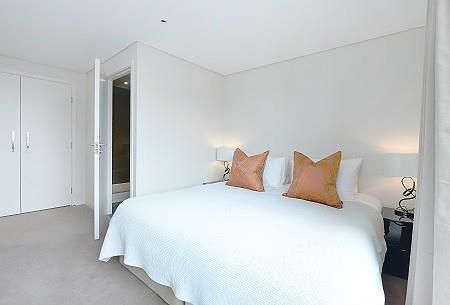 Flat to rent in Merchant Square East, Hyde Park, London W2.