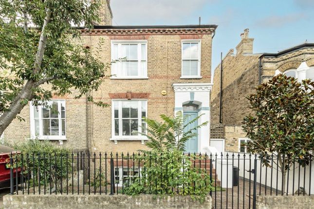 Thumbnail Property to rent in Redgrave Road, London