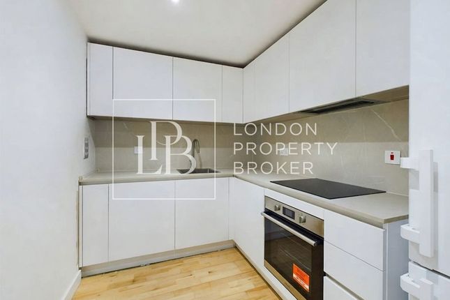 Flat 5 St. Clements House 12, Leyden Street, London photo 2