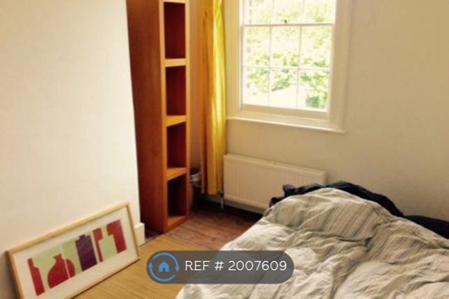 Terraced house to rent in Chadwick Road, London