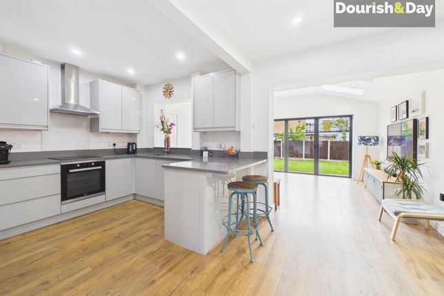 1 Heath Drive, Stafford photo 2