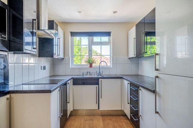 Flat 3 Parkway, Redcotts Lane, Wimborne photo 2