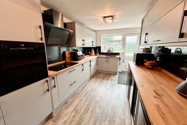 41, Claymar Drive, Swadlincote photo 2
