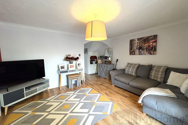 48 Rowan Drive, Chepstow photo 3