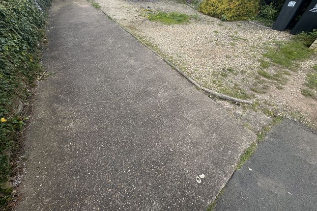 59, Whitnash Road, Whitnash photo 2