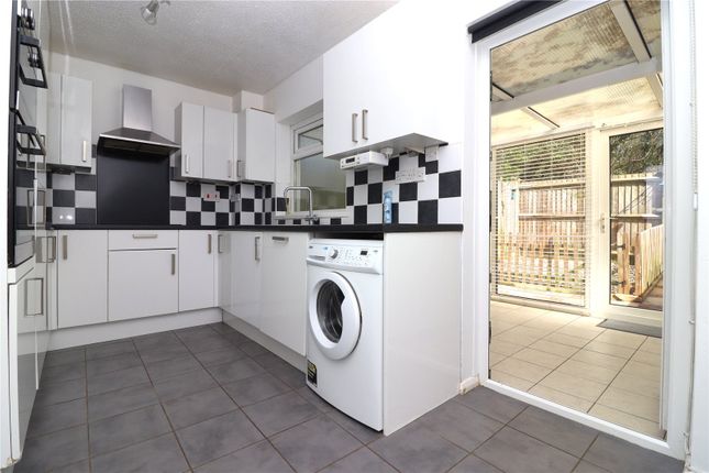 13, Peards Down Close, Devon photo 2