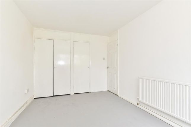Thumbnail Flat for sale in Copinger Close, Canterbury, Kent