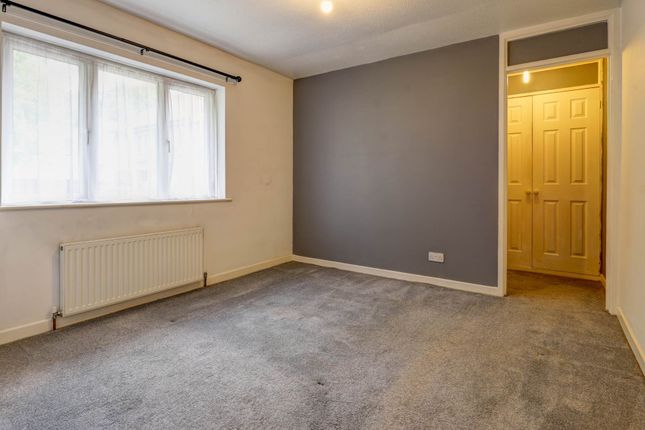 35, Jubilee Way, Blandford Forum photo 3