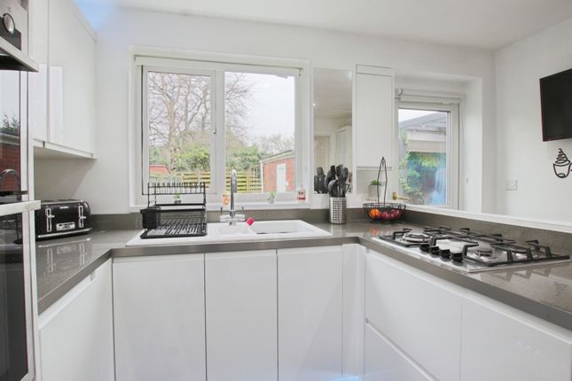 14 Clough Garth, Hedon, East Riding of Yorkshire photo 3