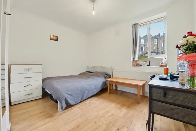 7 Strang House, Britannia Row, London photo 3
