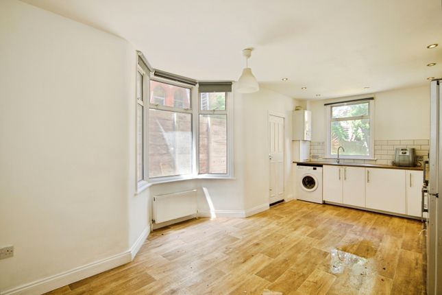 1, East Avenue, London photo 4