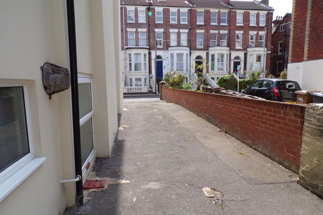 Town house to rent in Waverley Road, Southsea