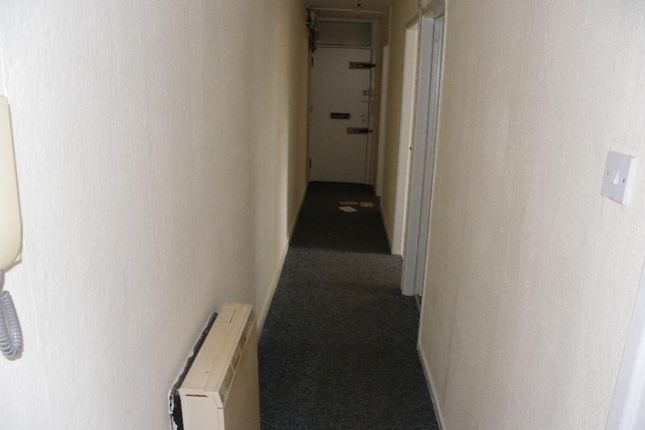 23, Compton Court, Coventry photo 3