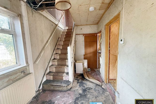 23, Egbert Gardens, Wickford photo 4