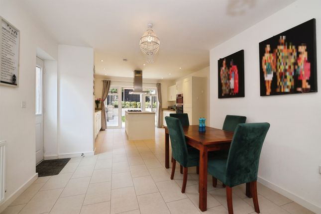 5, Claypipe Close, Salisbury photo 4