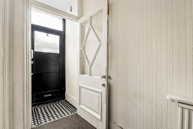 4, Clifton Road, Finchley photo 2