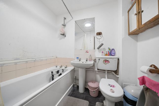 56 Glenville Grove, London photo 4