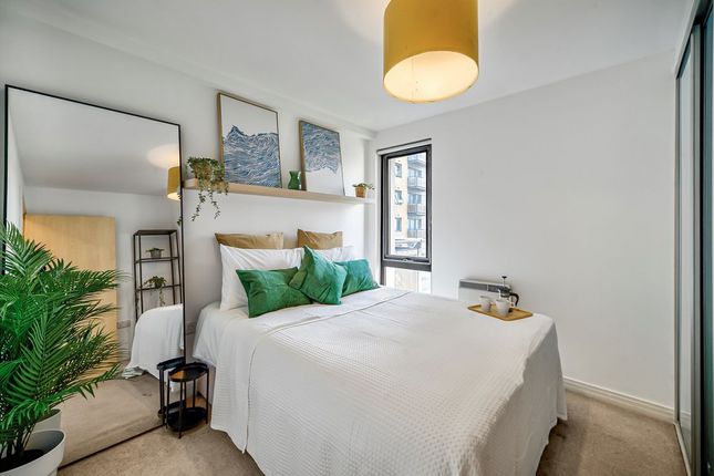 Flat 134, Trentham Court, Victoria Road, London photo 4