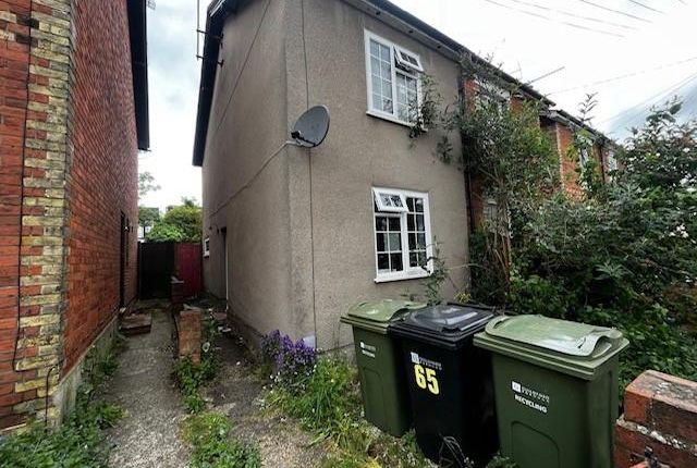 Thumbnail Property to rent in Denzil Road, Guildford