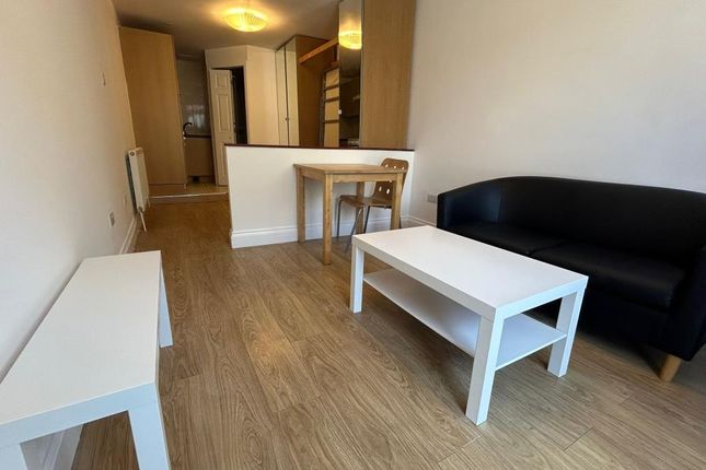 Thumbnail Studio to rent in Stanmore, Harrow