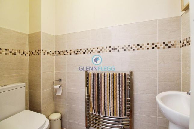 23, Downs Road, Slough photo 5