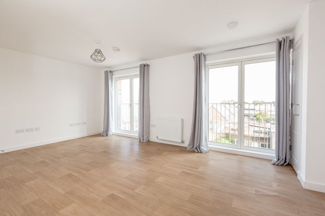 Flat 14, 7, Muirhouse Crescent, Edinburgh photo 4
