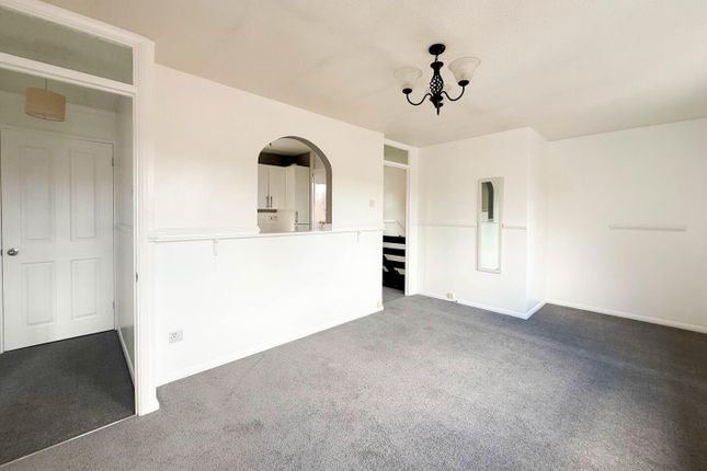 18, Dovecote, Southend-On-Sea photo 2