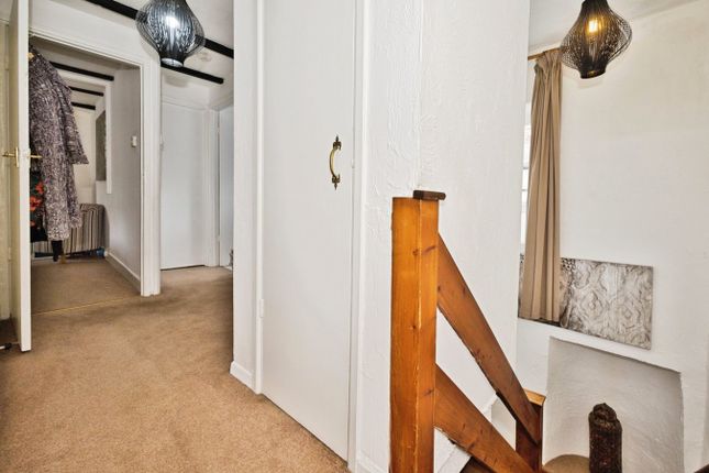 2 Court Barton, Crewkerne photo 4