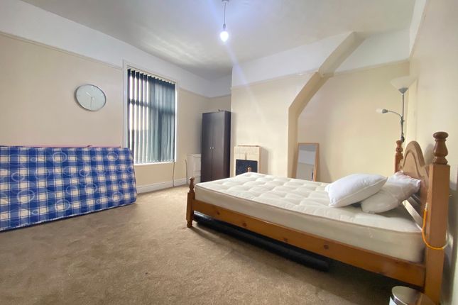 Flat 22A New Bank Road,, Blackburn photo 5