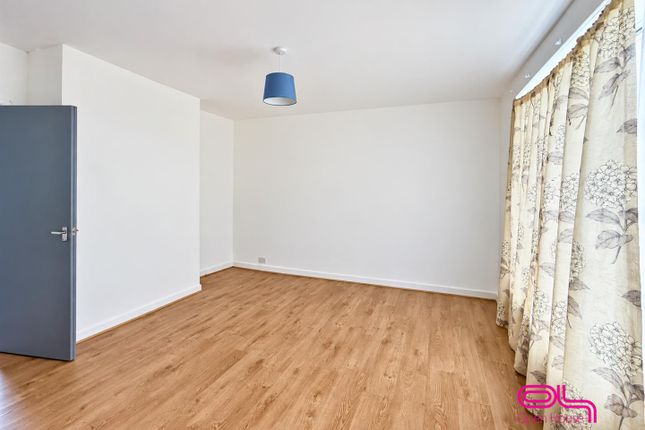 77, Hawthorne Road, Bolton photo 2