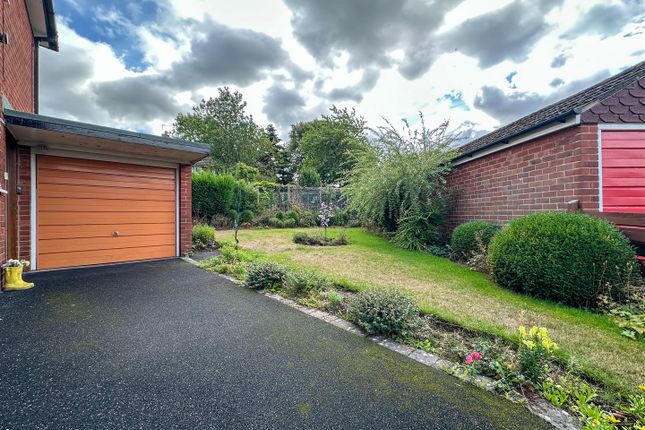 2, Chadwyn Drive, Stoke-On-Trent photo 2