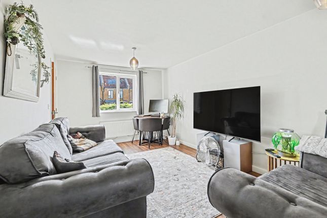 25, Ashby Wood Drive, Northampton photo 3