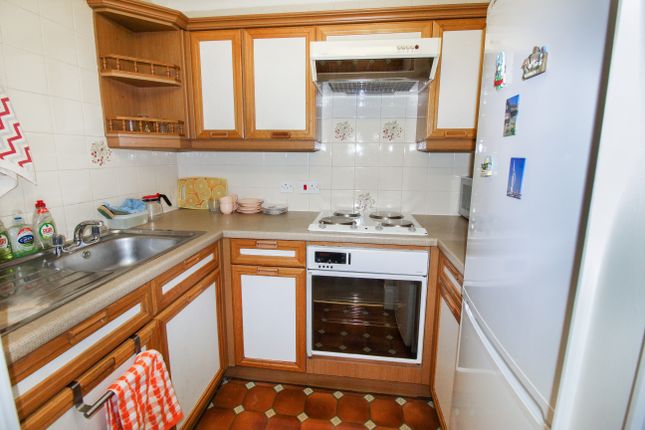 22, Brandreth Court, Harrow photo 3