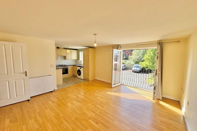 39, Manley Park, Leigh photo 3