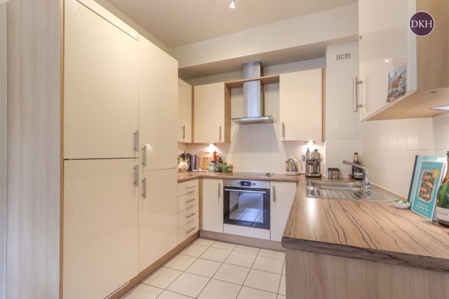 64 Silas Court,, Lockhart Road, Hertfordshire photo 4