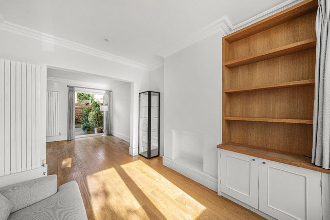29 Rosslyn Avenue, London photo 4