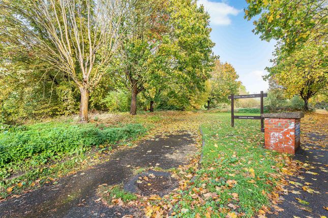 87, Lechmere Avenue, Woodford Green photo 2